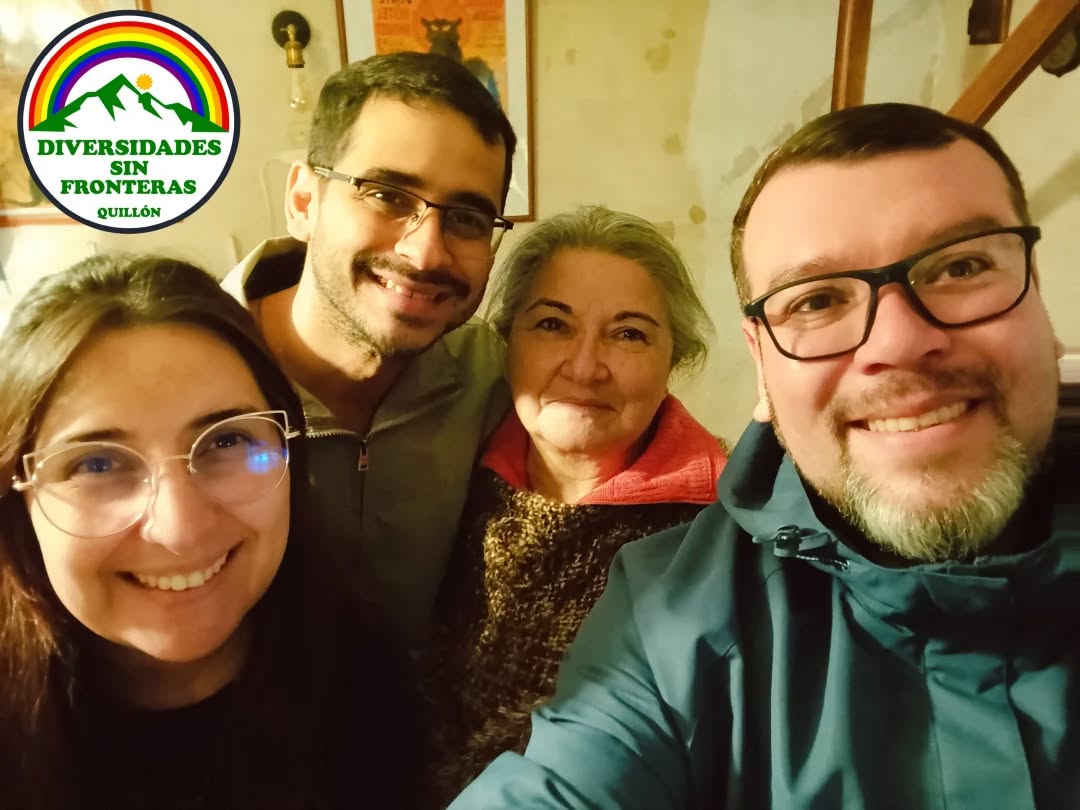 🏳️🌈 Comisión de Educación y Literatura
Ayer, 9 de julio, la Comisión de Educación y Literatura de nuestra agrupación se reunió para continuar el trabajo en torno a nuestro II Concurso de escritura "Cada letra cuenta". Fue una instancia enriquecedora, donde compartimos ideas, reflexionamos y reafirmamos nuestro compromiso con la expresión literaria como un espacio de encuentro, identidad y diversidad.
Si eres de la Región de Ñuble o de la Región del Biobío, te invitamos a revisar las bases en: https://www.diversidadessinfronteras.cl/?p=1051 en donde encontrarás todos los detalles para participar.
Nuestras redes están abiertas para acompañarte y responder cualquier duda.
Porque cada letra cuenta, y tu voz también.
#diversidadessinfronterasquillón
#diversidadsexogenérica
#lgtbiq🏳️🌈
#ñuble
#biobio